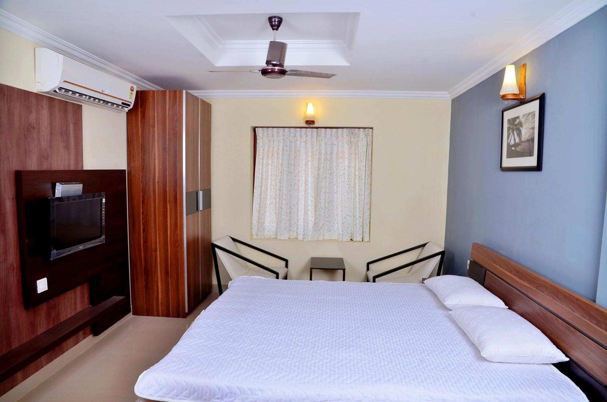 French Avenue Hotel Mahe Eksteriør billede