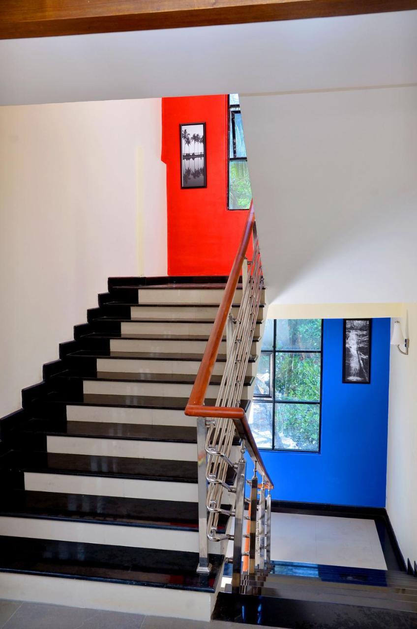French Avenue Hotel Mahe Eksteriør billede